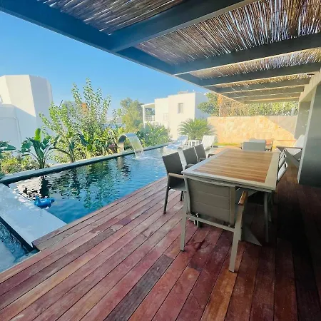 فيلة Bodrum Havuzlu Lueks